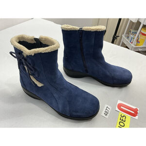 Womans Clarks Bendables Ankle Boots 8.5 M Blue Side Zip Tie Accent Cuff NWOT